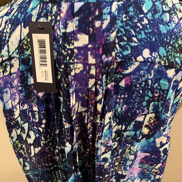 NYDJ reptile glass sleeveless top - Picture 5 of 5